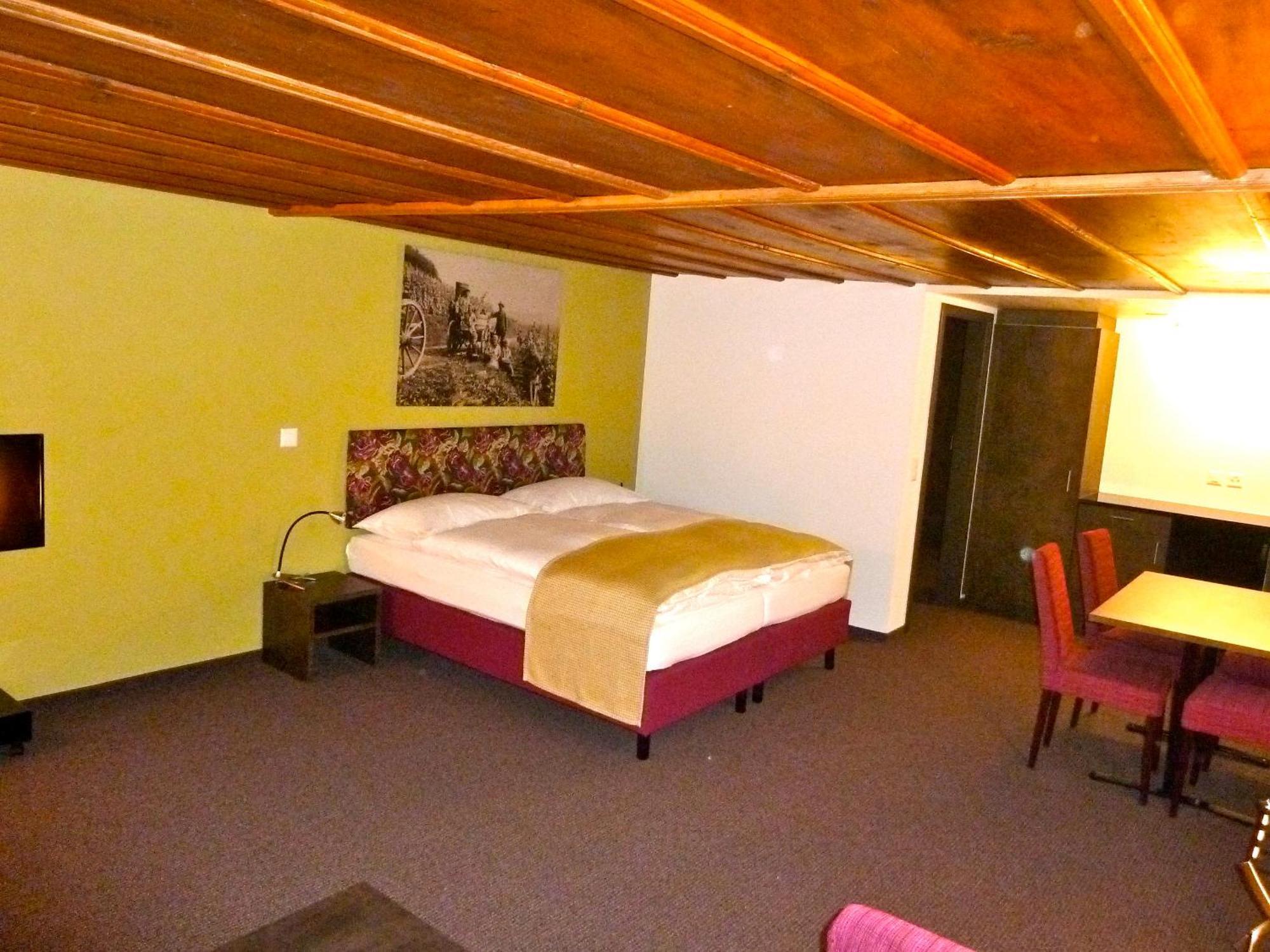 Gasthaus Sternen Rafz Room photo