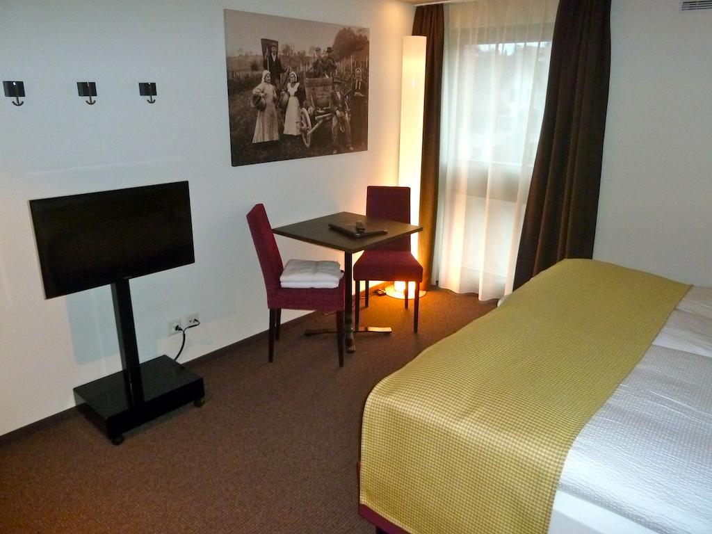 Gasthaus Sternen Rafz Room photo